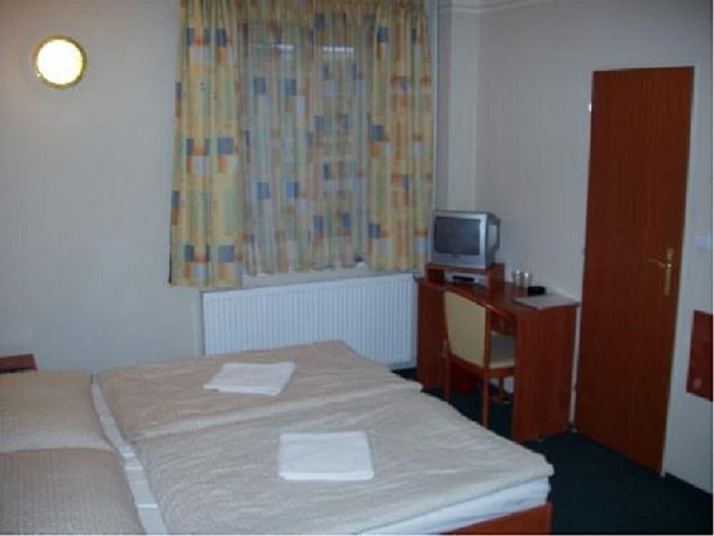 Hotel U Hvezdy Прага Екстер'єр фото